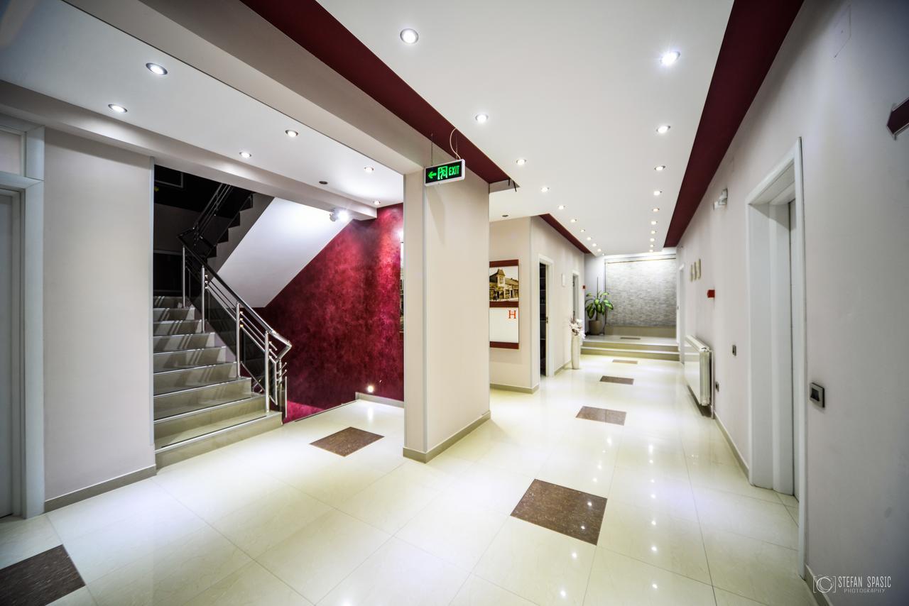 Garni Hotel 018 In Ni Extérieur photo