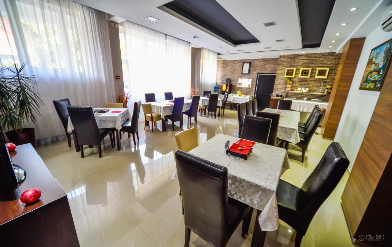 Garni Hotel 018 In Ni Extérieur photo
