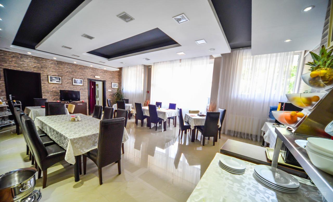 Garni Hotel 018 In Ni Extérieur photo